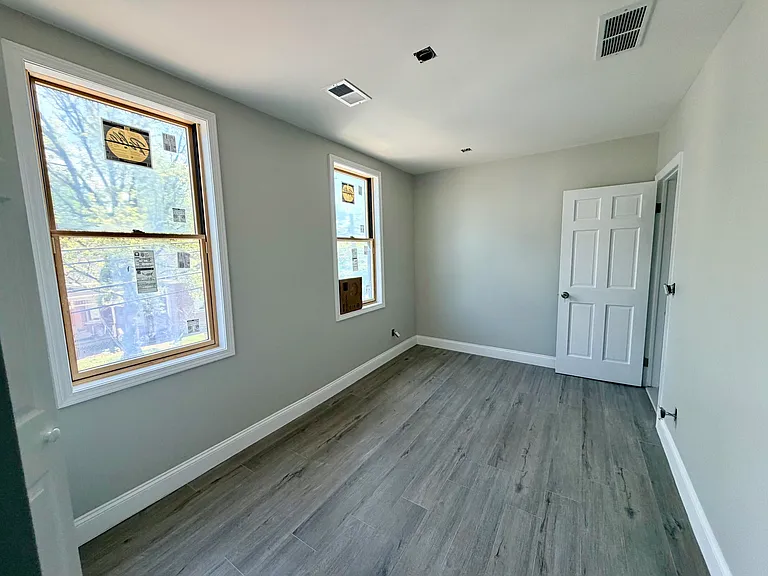 341 Grosvenor Ave #3 — Photo 23