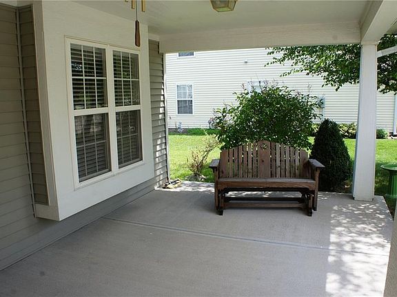 3rd image of 15128 Smithfield Dr