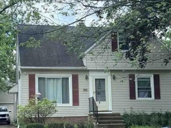 40 Natalie Rd, Bedford, OH 44146
