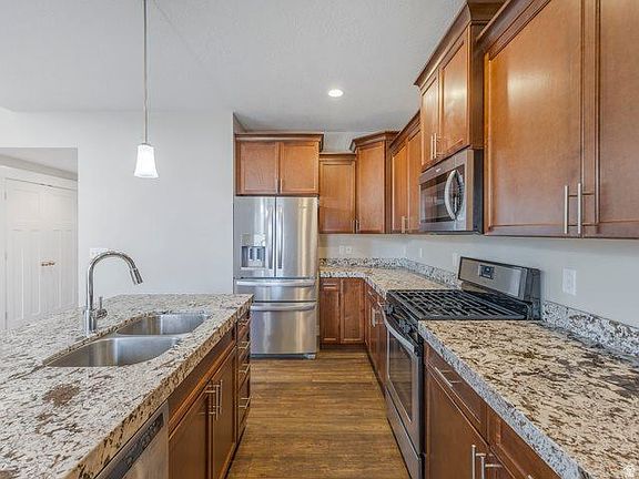 4th image of 1376 W Wallsburg Dr
