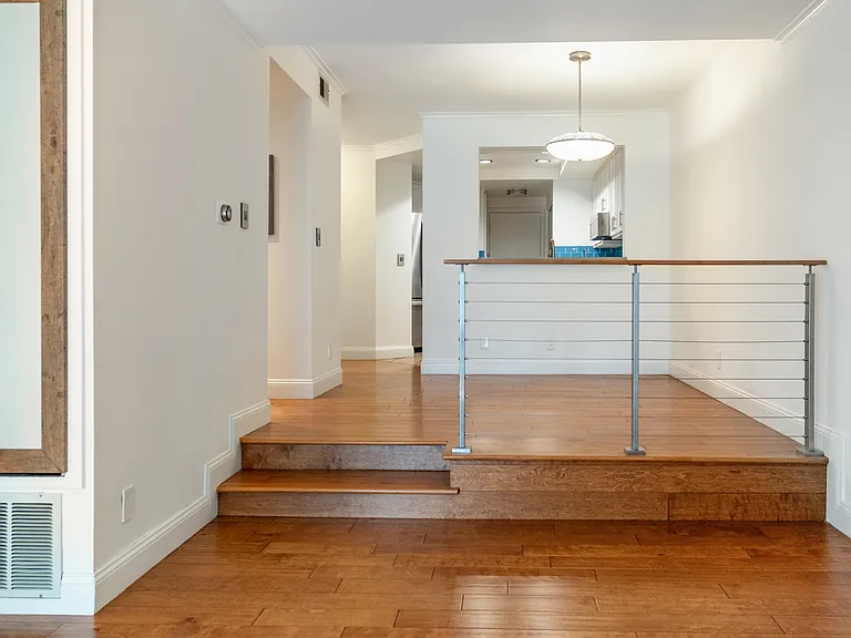 6638 Clybourn Ave — Photo 14
