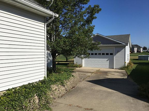 2nd image of 3913 Acadia Dr