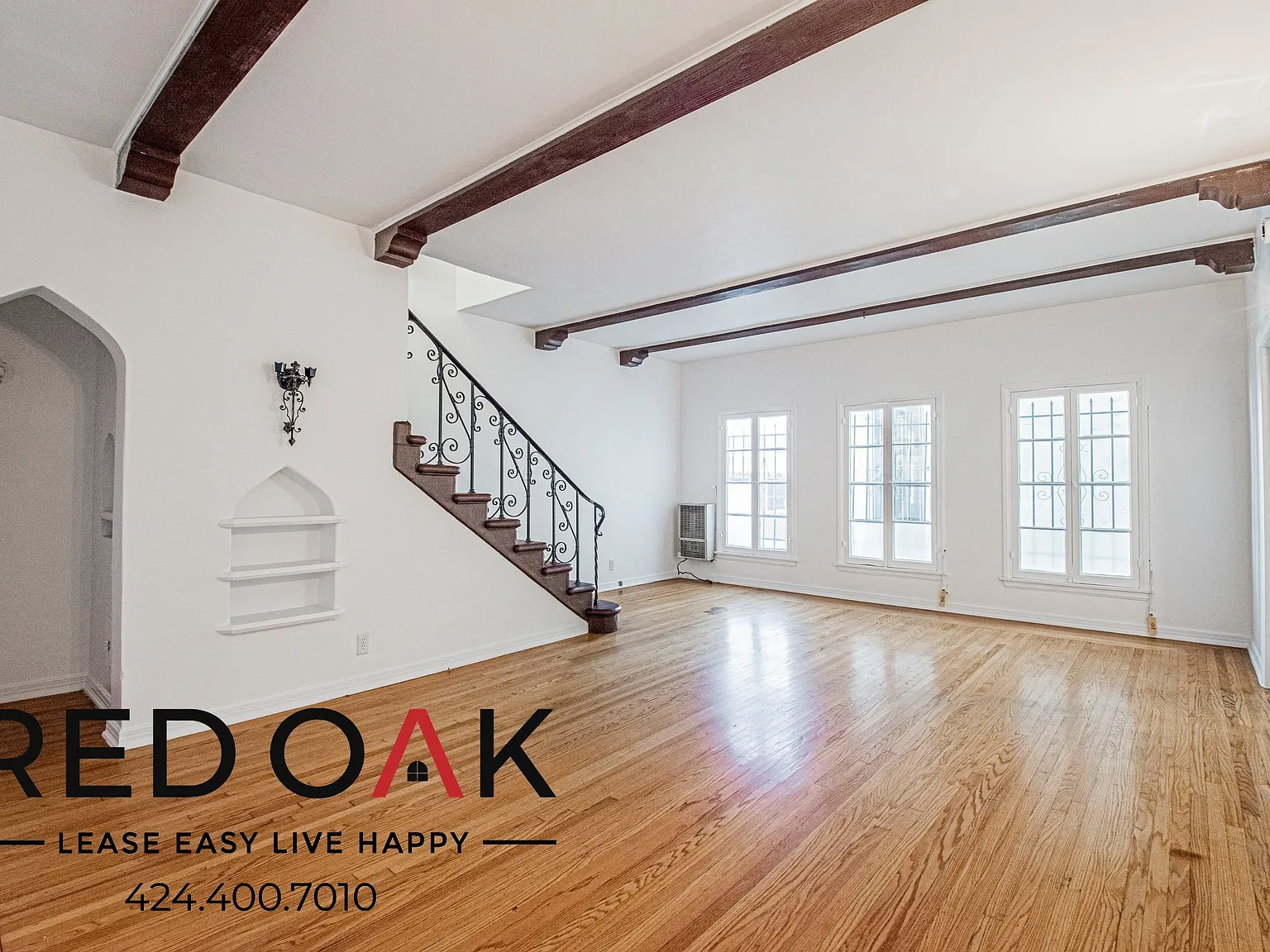 Refined 2-Bed with Open Floor Plan, Stainless Steel Appliances and In-Unit Laundry in the Heart o... — Photo 1