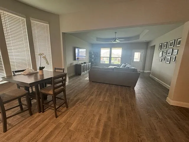 2025 Saint Andrews Way — Photo 8