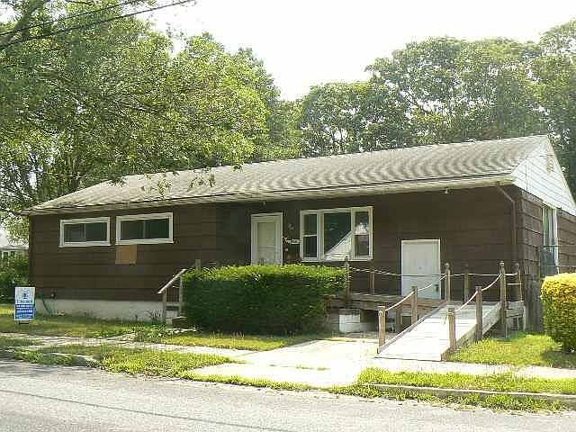 2nd image of 710 3rd St