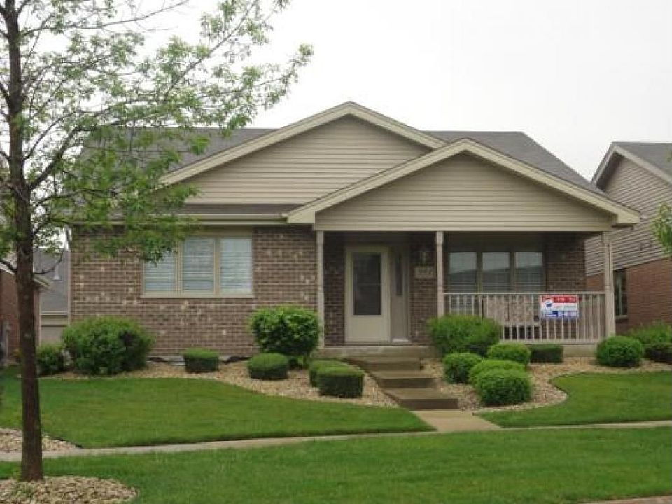 1st image of 593 Somerset Ln #593