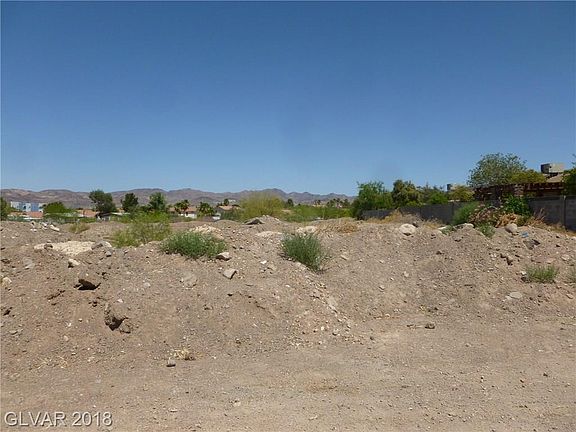 4th image of 524 Mona Ln