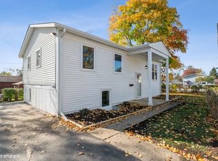 5 Golfview Ct, Round Lake Beach, IL 60073
