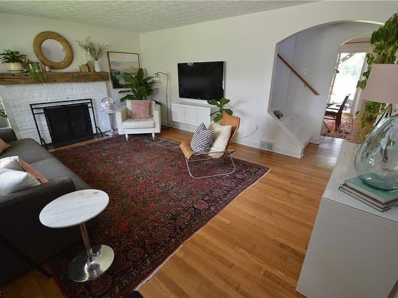 4th image of 14875 Standish Ave
