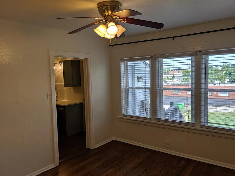 2500 Sulphur Ave — Photo 11