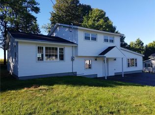 2724 Forest Hill Dr, Auburn, NY 13021