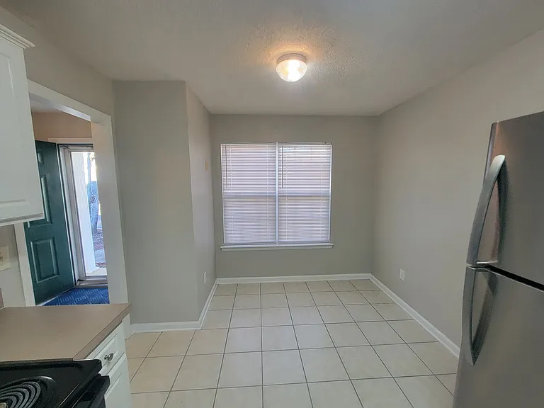 920 Cammaron Way — Photo 5
