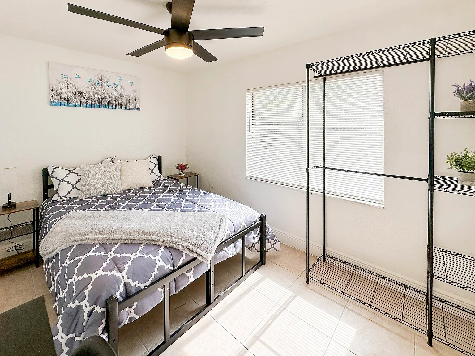 4 bed, 1.0 bath, 960 sqft, $728 — Photo 4