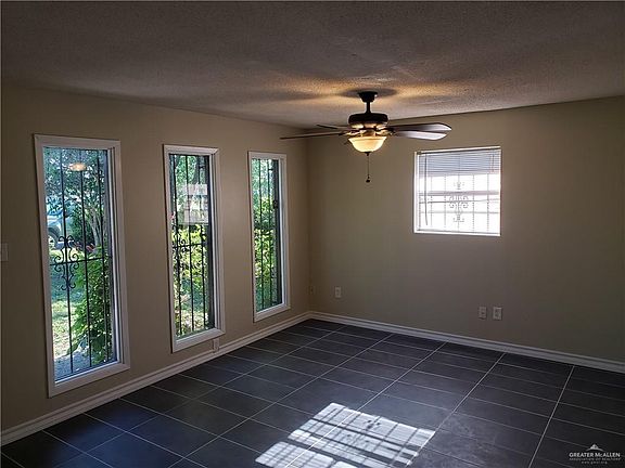 4th image of 3421 Ivy Ave