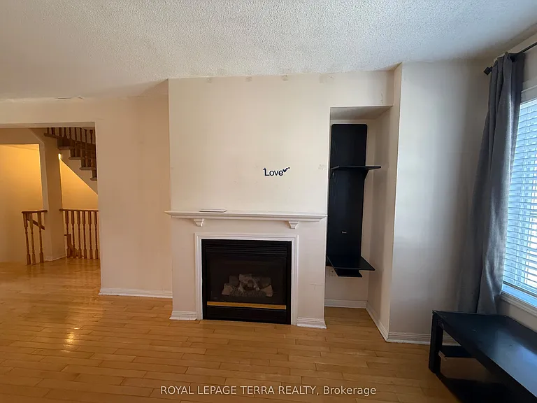 80 Acorn Pl #16 — Photo 24