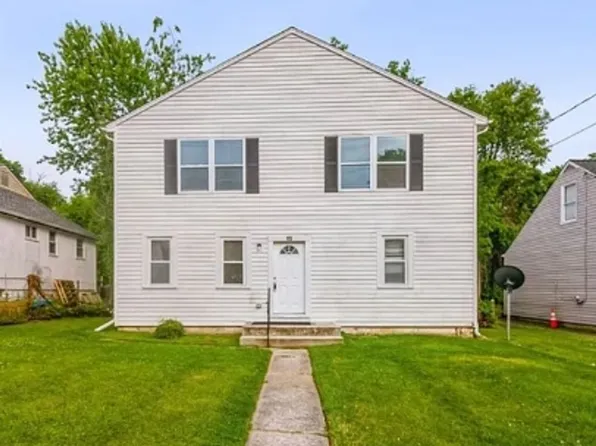 15 Village Rd #10, Pikesville, MD 21208