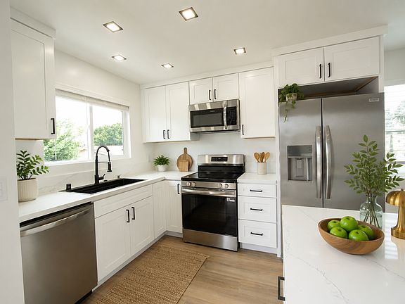 4th image of 3559-3561 Pardee Pl #1