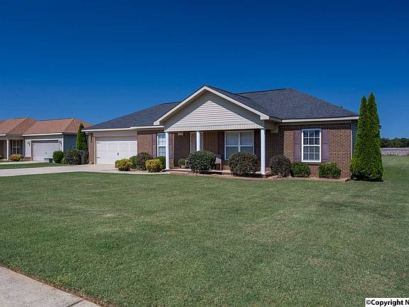 3rd image of 105 Ivy Darlene Dr