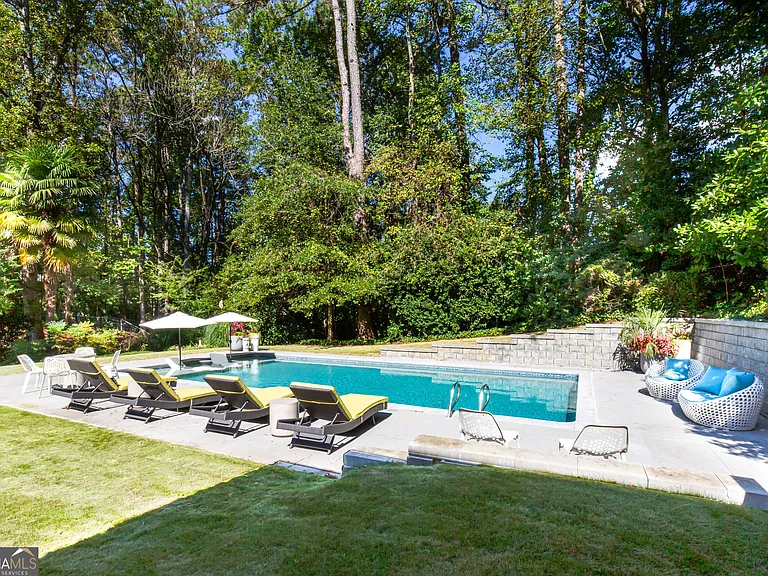 485 Riverside Pkwy — Photo 9