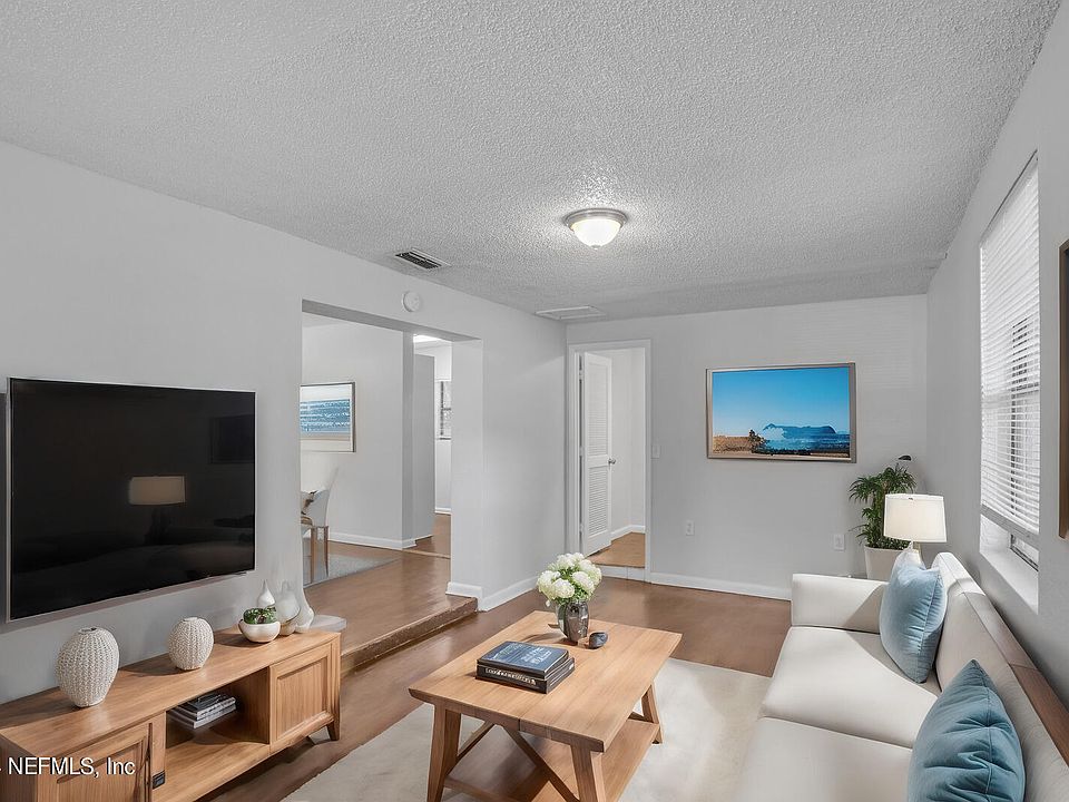 1st image of 416 MALCROSS Avenue