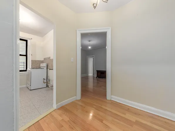 25-41 30th Road image 4 of 9