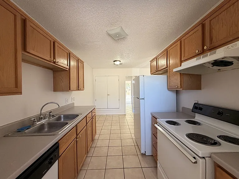 3431 Hyden Ave — Photo 6