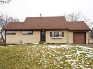 1021 Highmoor Rd, Lombard, IL 60148