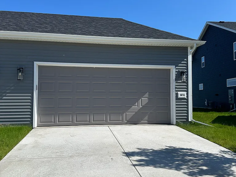 1674 Happy Trails Rd — Photo 6