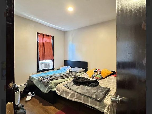 4th image of 751 Broadway #202