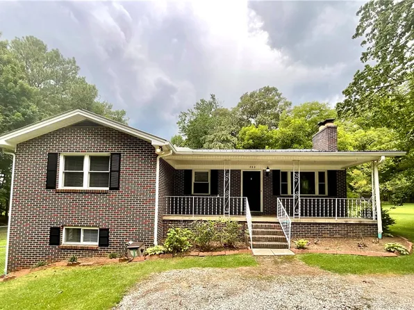 202 Muller Rd, Walhalla, SC 29691
