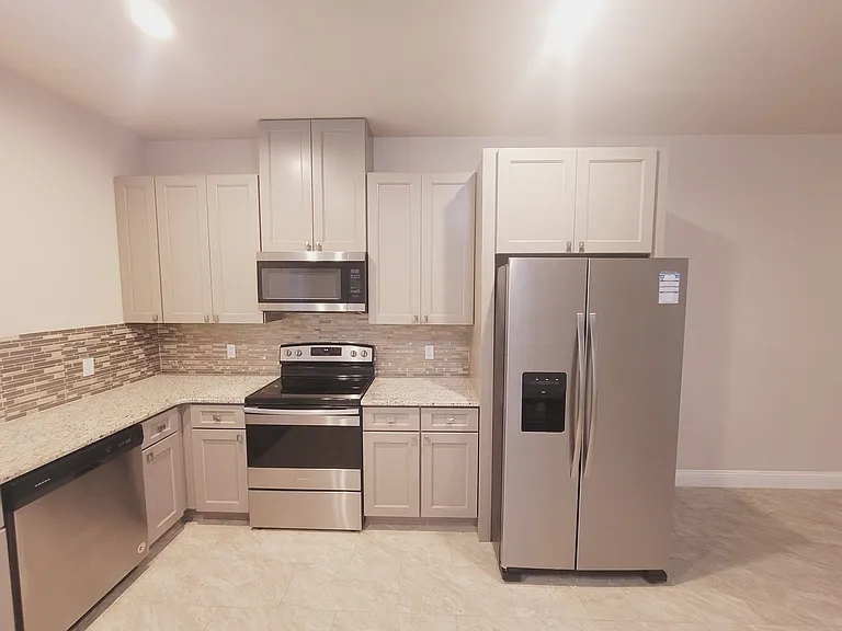 39 Providence Ln #B — Photo 4