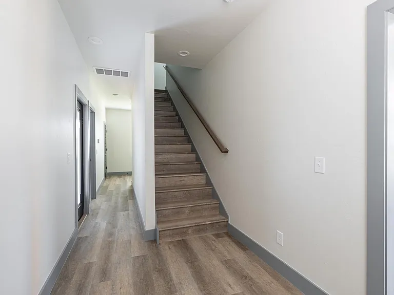 4009 1/2 N Indiana Ave — Photo 17