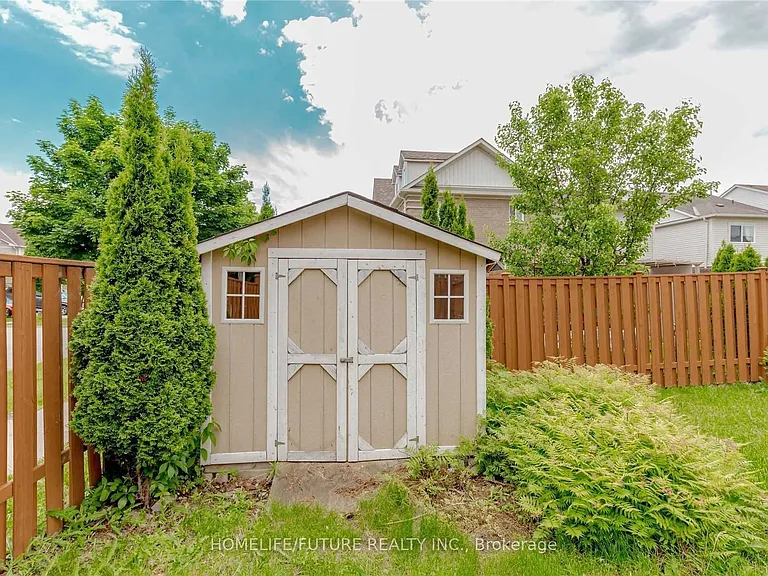 1 Catkins Cres — Photo 40