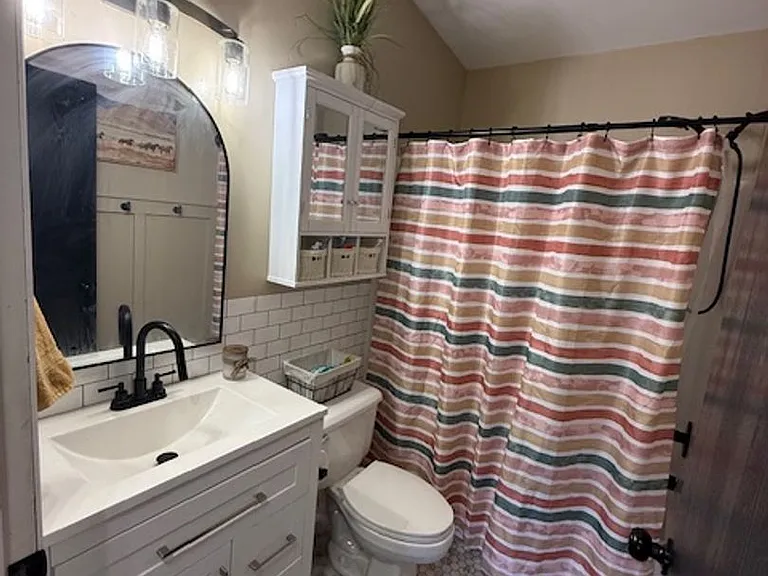 176 Old Fountain Rd — Photo 20