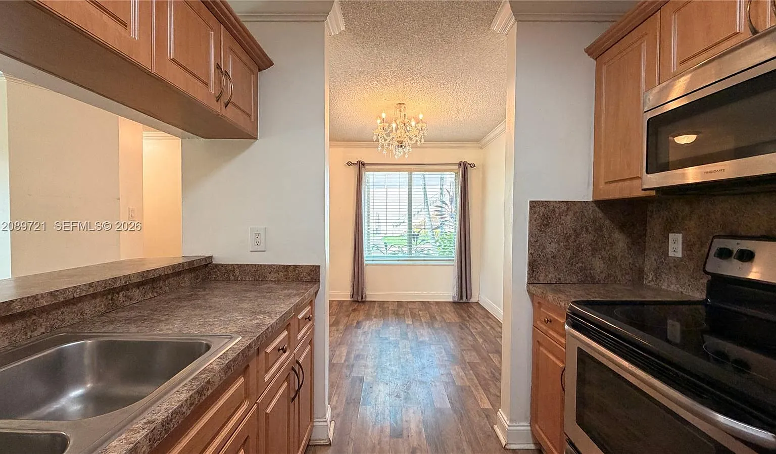 Royal Palm Place — Photo 4