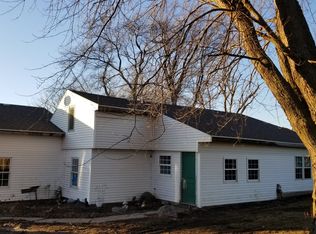 905 N Somonauk Rd, Cortland, IL 60112