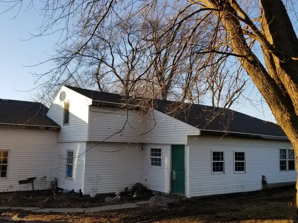 905 N Somonauk Rd, Cortland, IL 60112