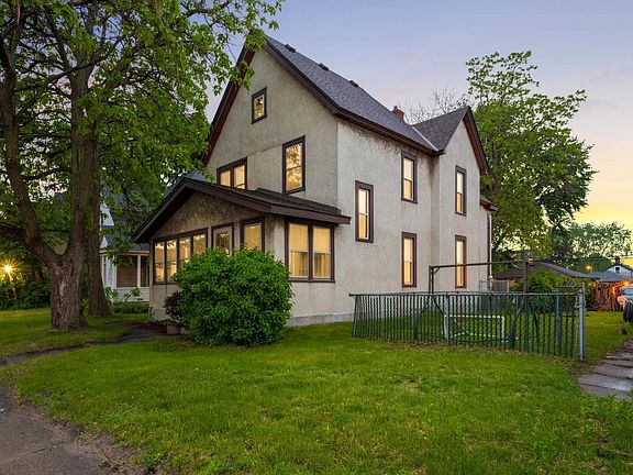 3rd image of 2538 University Ave NE