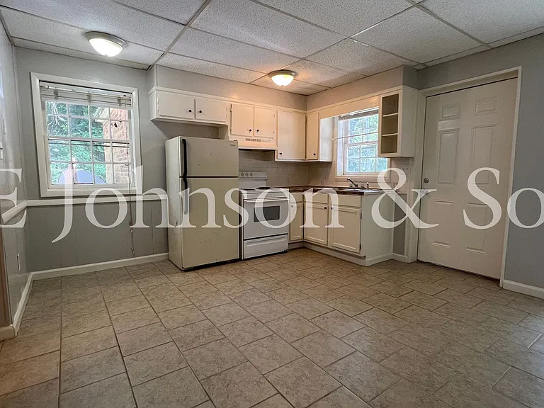 5020 Reidsville Rd #12 — Photo 4