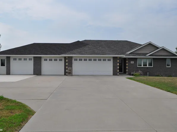 800 E 30th St, Carroll, IA 51401