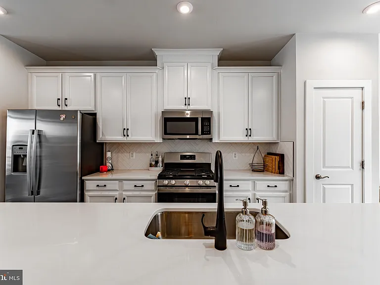 2503 Emerald Branch Dr — Photo 15