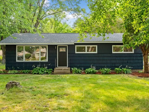 4071 Jay Ln, White Bear Lake, MN 55110