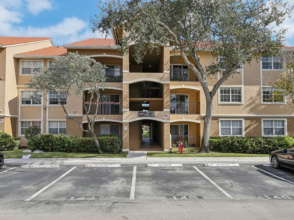 1st image of 151 SW 117th Ave APT 106