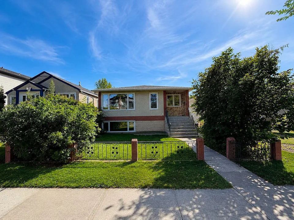 9831 75th Ave NW