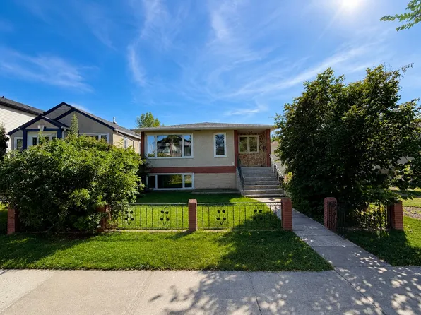 9831 75th Ave NW, Edmonton, AB T6E 1H9