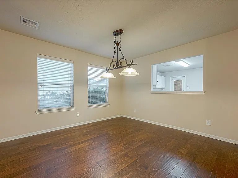 6352 Austinville Dr — Photo 9