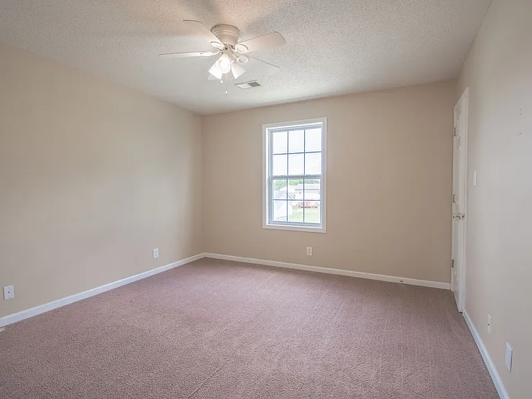 824 Flyer Ct — Photo 10