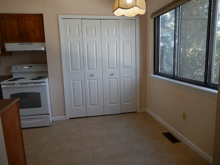 180 Conestoga Way — Photo 22