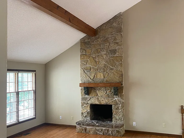 1501 Medinah Rd — Photo 5