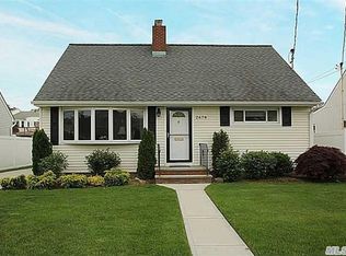 2678 Riverside Ave, Merrick, NY 11566